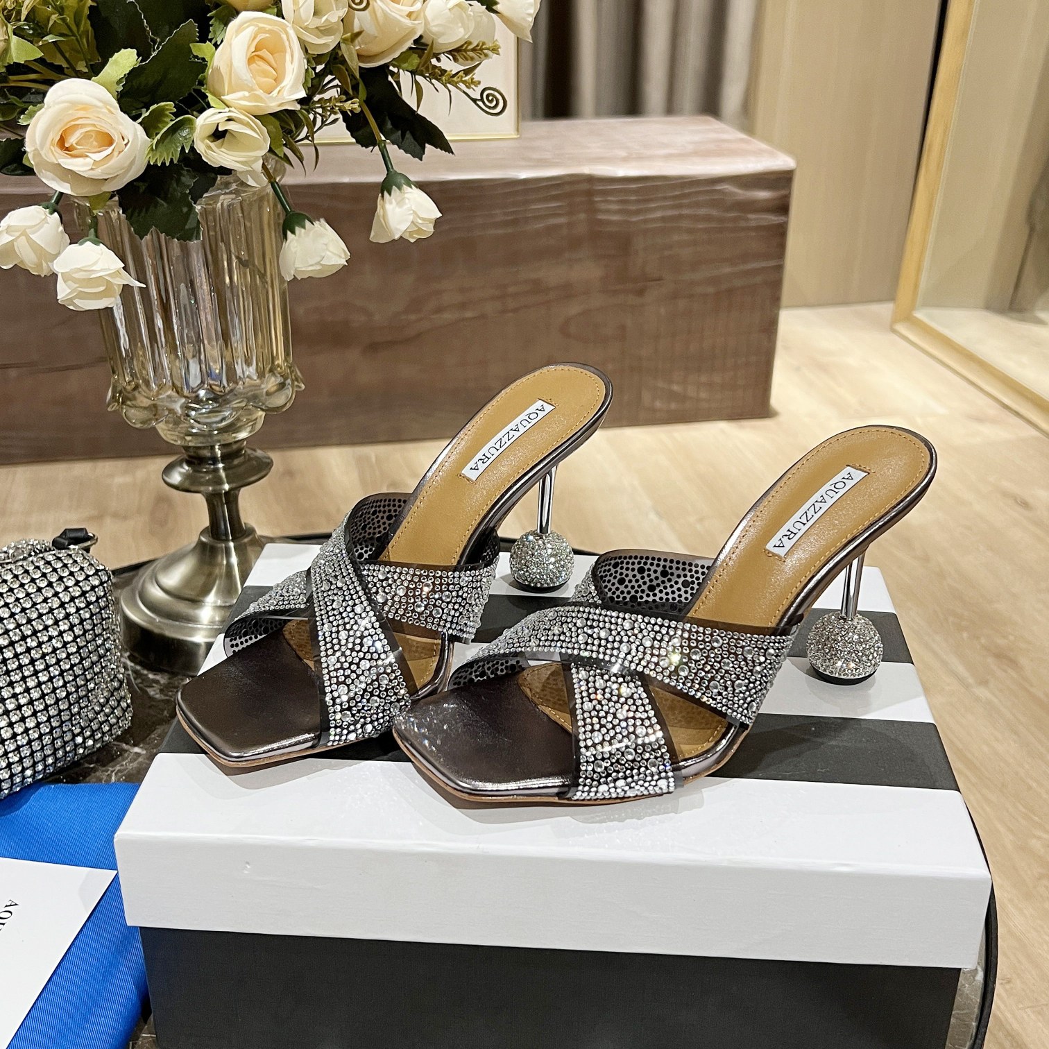 Aquazzura2023年快乐年快