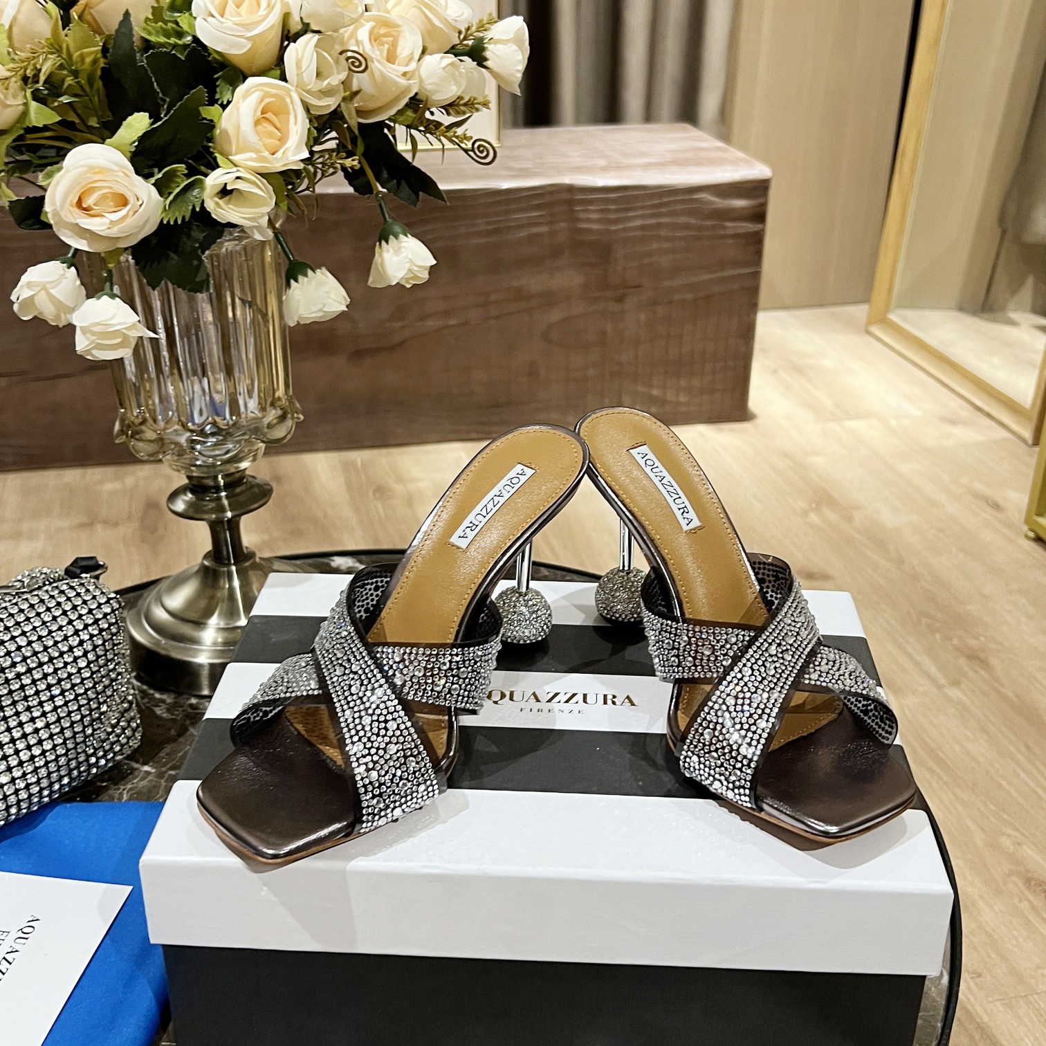 Aquazzura2023年快乐年快