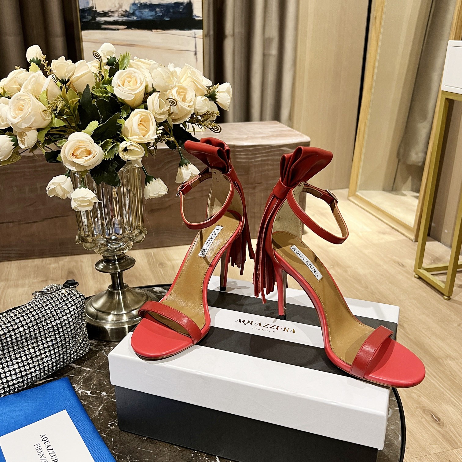 Aquazzura2023巴黎橱窗定