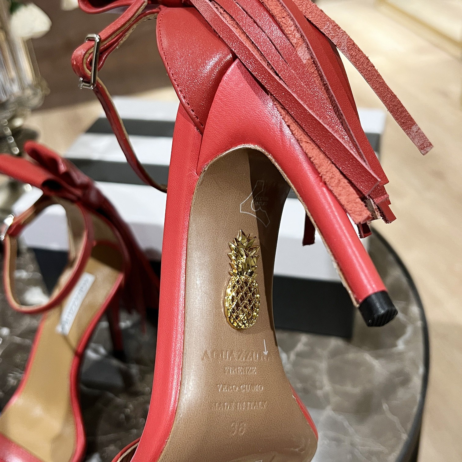 Aquazzura2023巴黎橱窗定