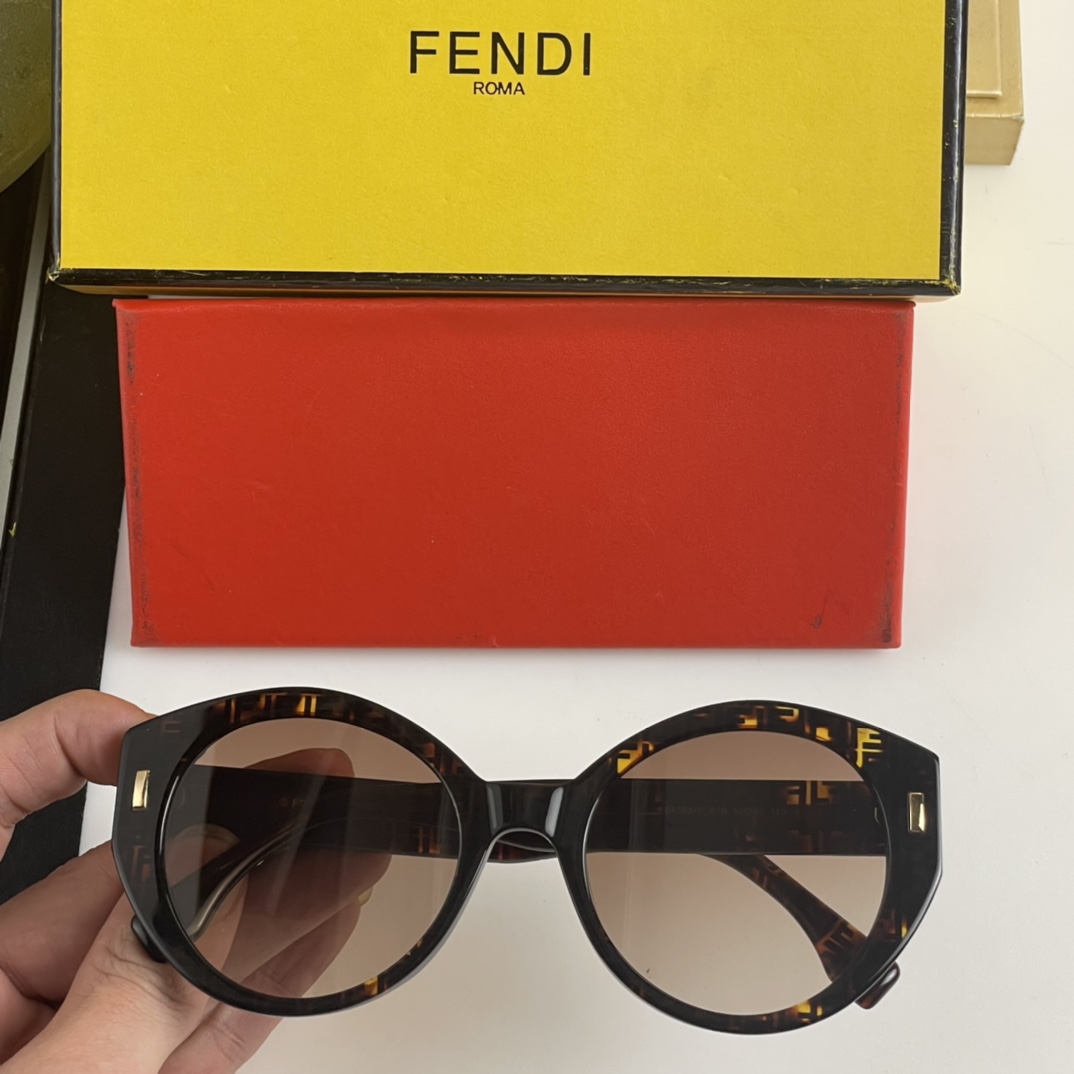 FENDI芬迪圆框女士太阳眼镜
