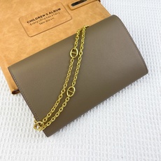 新款爱马仕HERMES kelly 单肩包 。 材质:头层empson 牛皮 尺寸:22*14*6cm 型号:360手 新款爱马仕HERMES kelly 单肩包 。 材质:头层empson 牛皮 尺寸:22*14*6cm 型号:360手