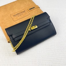 新款爱马仕HERMES kelly 单肩包 。 材质:头层empson 牛皮 尺寸:22*14*6cm 型号:360手 新款爱马仕HERMES kelly 单肩包 。 材质:头层empson 牛皮 尺寸:22*14*6cm 型号:360手