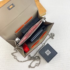 新款爱马仕HERMES kelly 单肩包 。 材质:头层empson 牛皮 尺寸:22*14*6cm 型号:360手 新款爱马仕HERMES kelly 单肩包 。 材质:头层empson 牛皮 尺寸:22*14*6cm 型号:360手