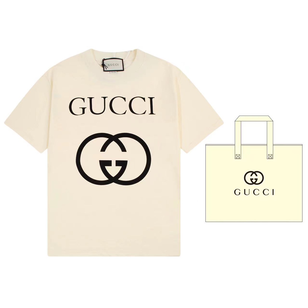 （➕5🉑配手提袋） Gucci 古驰 经典款饰互扣式双G超大造型印花短袖 原版面料 官方同款 定制240克同缸染面料 手感非常舒服 春夏最新砖柜同步 OS落肩版型 时尚又个性 超级百搭好看的一款 男女都非常合适 人手必备款 吊牌 领标 …
