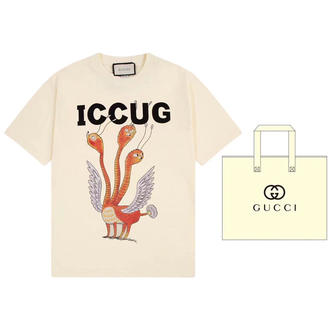 （➕5🉑配手提袋） Gucci 古驰 三头鸟印花短袖 品牌标识与神话动物相映成趣——饰以英国儿童书插画师Freya Hartas创作的版画图案 用讽刺与诗歌为该系列注入值得玩味的细节 原版面料 官方同款 定制240克同缸染面料 手感非常…