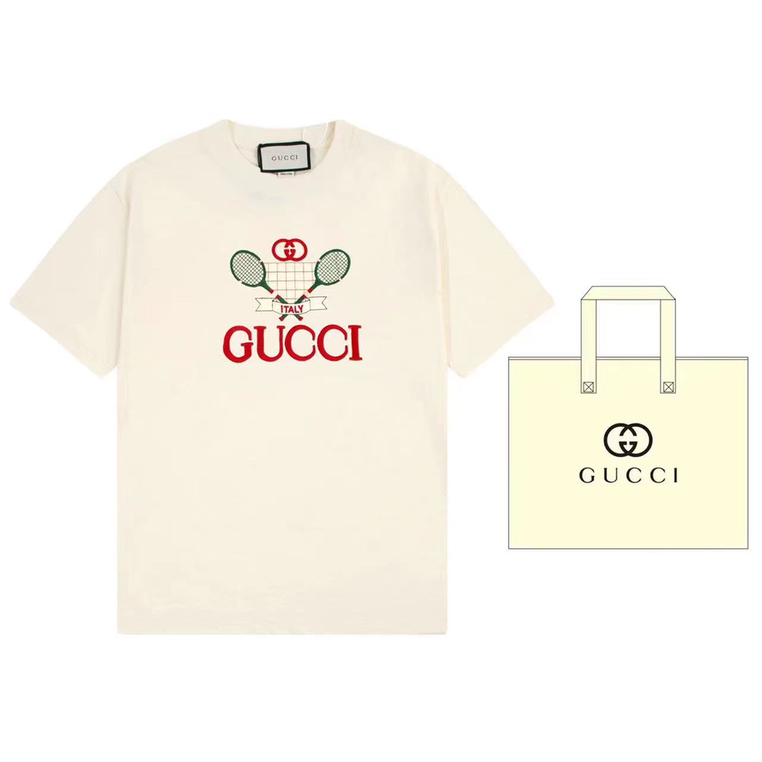 （➕5🉑配手提袋） Gucci 古驰 网球拍🎾立体刺绣Logo超大造型短袖 原版面料 官方同款 定制240克同缸染面料 手感非常舒服 春夏最新砖柜同步 OS落肩版型 时尚又个性 超级百搭好看的一款 男女都非常合适 人手必备款 吊牌 领…