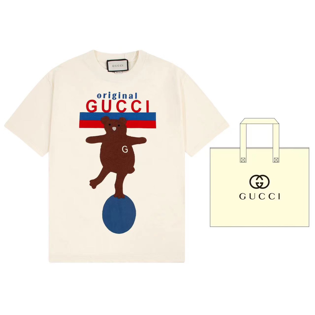 (+5 se puede equipar con bolsa de mano) Gucci 古驰 Camiseta de manga corta con parche de oso y bordado de eslogan estampa…
