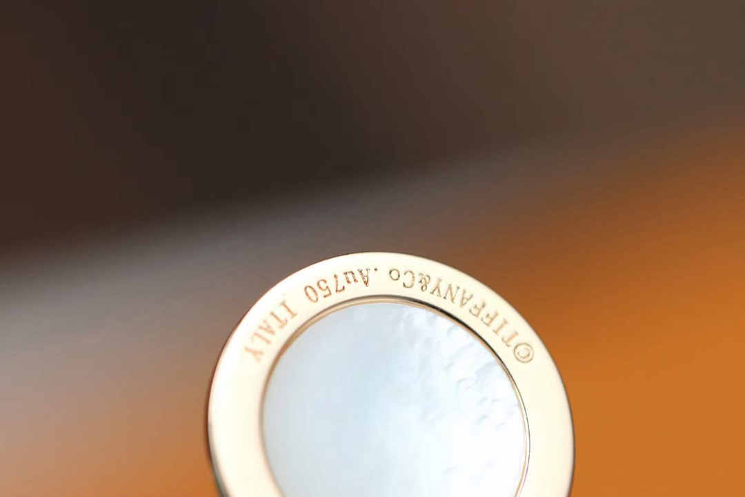 Tiffany & Co. Tiffany&Co.T two双t白贝母项链