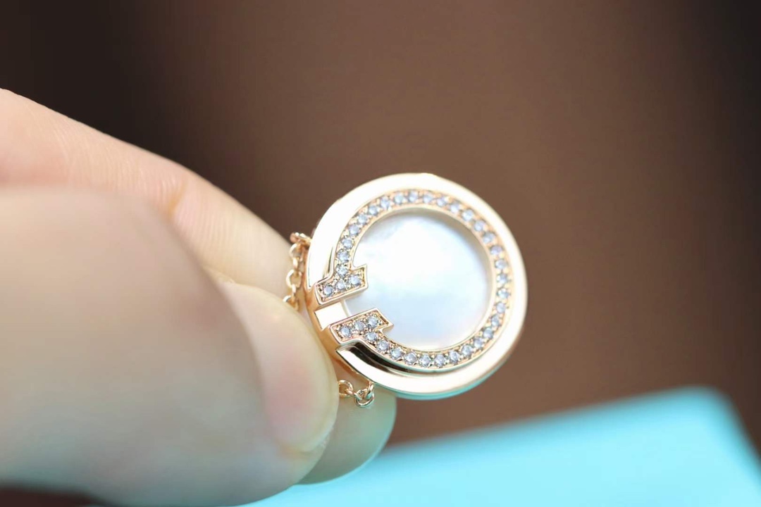 Tiffany & Co. Tiffany&Co.T two双t白贝母项链