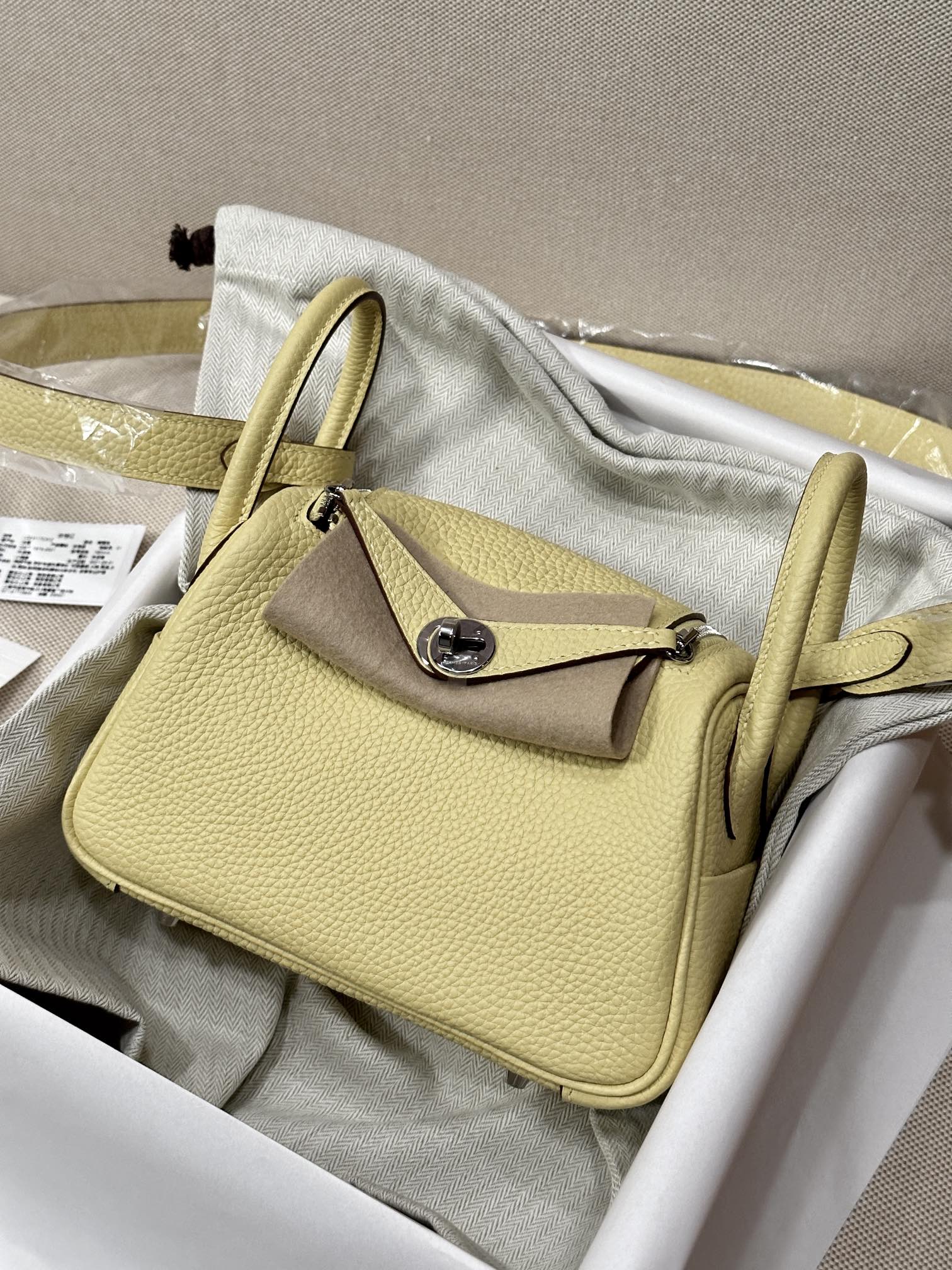 Hermes Lindy Pale yellow mini shoulder everyday