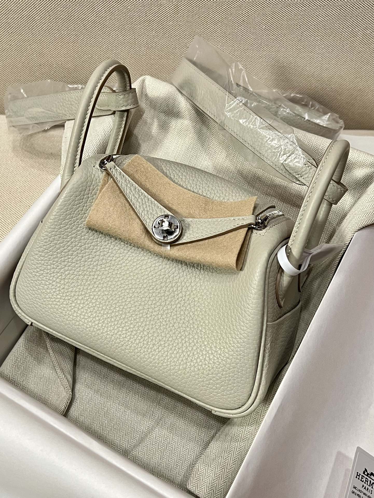 Hermes Lindy Cream mini shoulder everyday