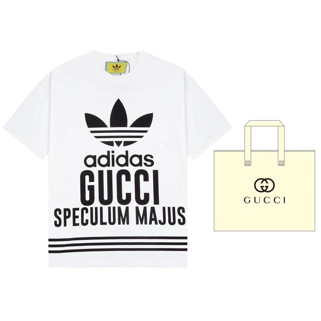 （➕5🉑配手提袋） Gucci 古驰 adidas和Gucci大胆探索联名系列，织带和GG字母交织图案巧妙搭配白色三条纹和三叶草徽标。该系列灵感源自创作总监80年代和90年代的美好回忆，融汇两个品牌丰富悠久的历史传承及标志性的设计语言，…