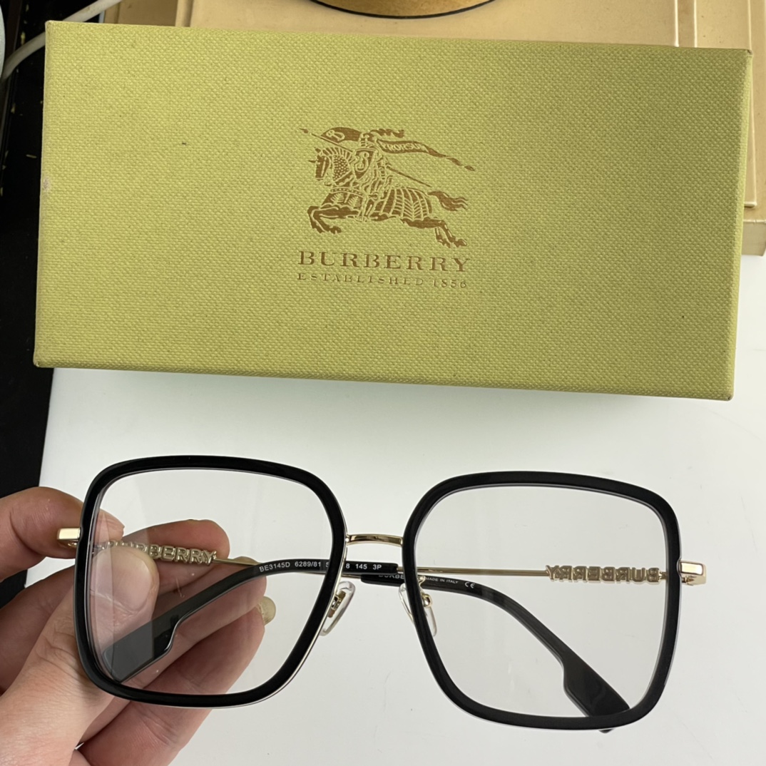 Burberry巴宝莉方框女士太阳眼镜