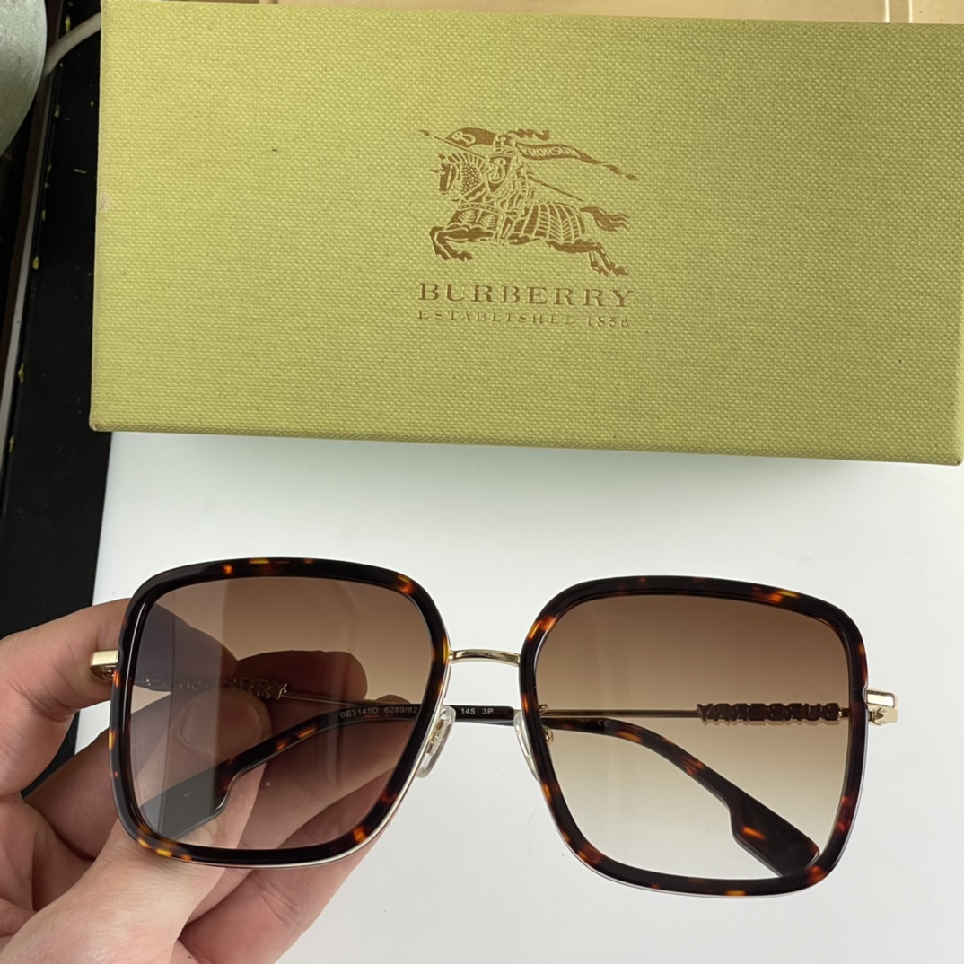 Burberry巴宝莉方框女士太阳眼镜