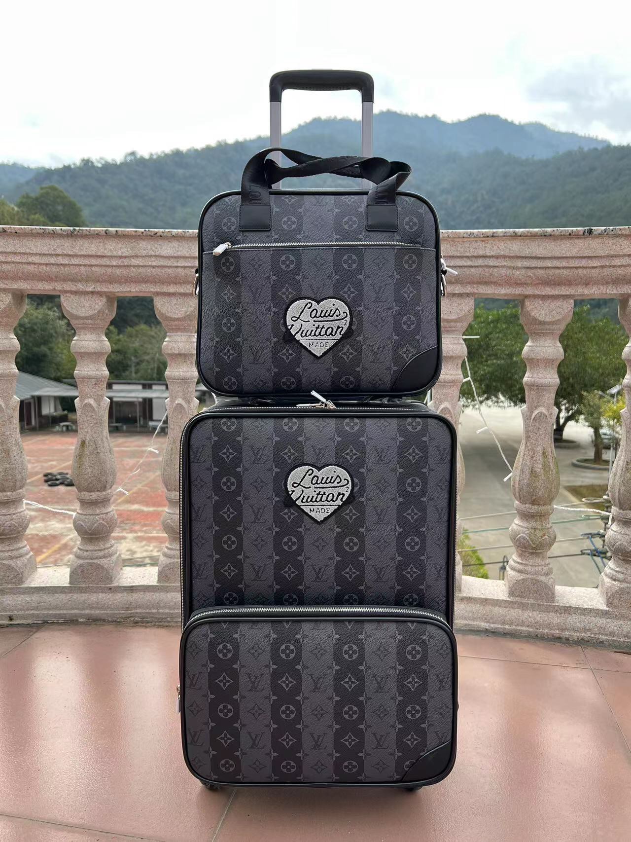 Louis Vuitton LOUIS VUITTON ruedas giratorias ultra resistentes al desgaste, ✈️✈️✈️ viaje flexible con aleación de alum…