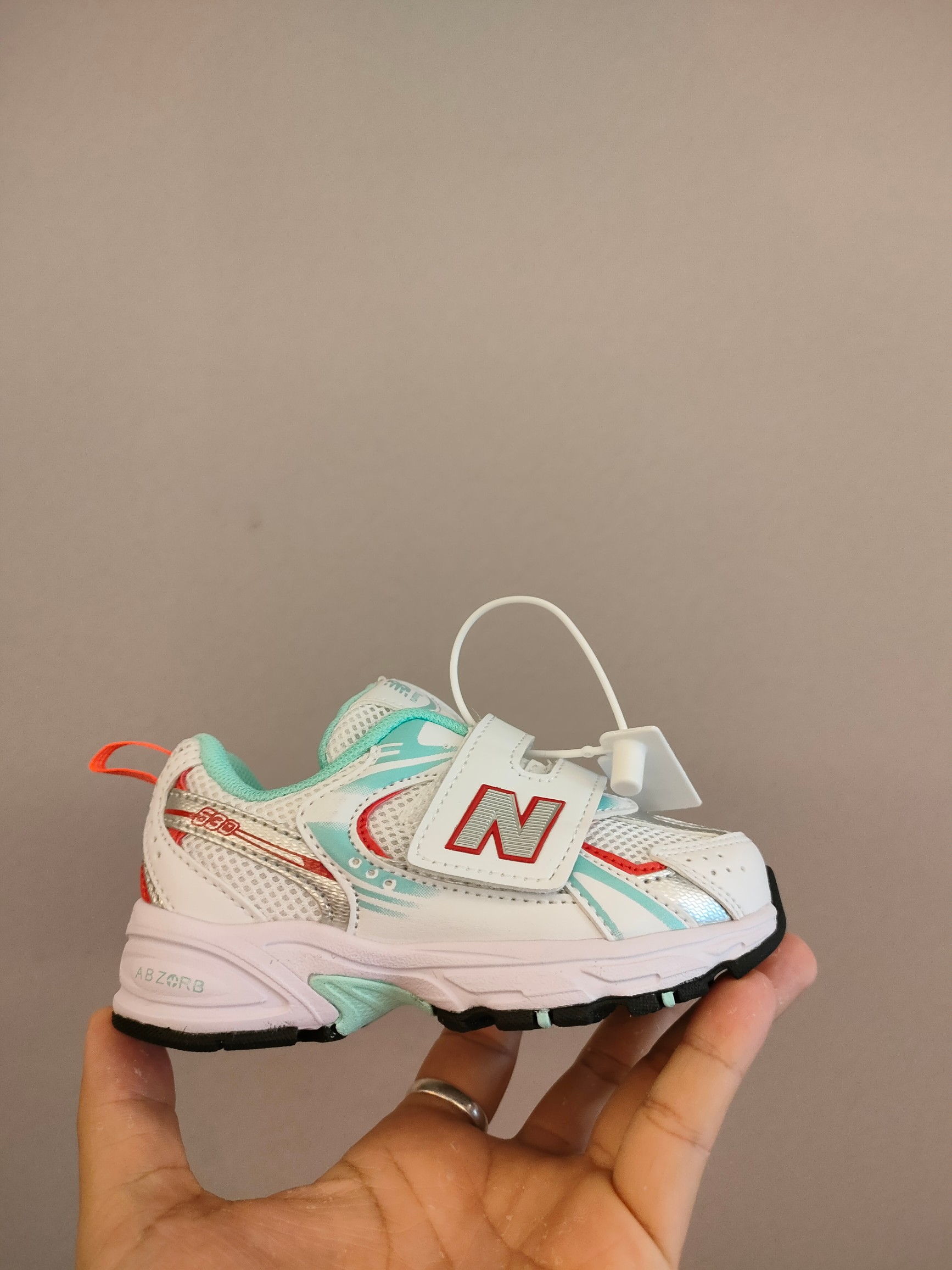 图片[3]-软材质+魔术贴+防臭海波丽鞋店 尺码26-37 带来经典系列 经典的530系列！该系列传承了品牌的诸多优点，大胆创新！堪称经典系列里的经典，也是最为热门的系列！时隔一年，再次带来的童鞋，必属重磅～-选品中心