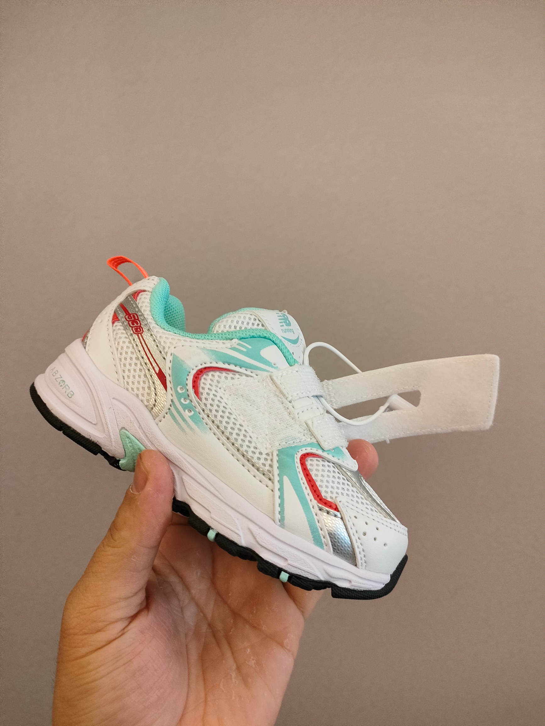 图片[8]-软材质+魔术贴+防臭海波丽鞋店 尺码26-37 带来经典系列 经典的530系列！该系列传承了品牌的诸多优点，大胆创新！堪称经典系列里的经典，也是最为热门的系列！时隔一年，再次带来的童鞋，必属重磅～-选品中心