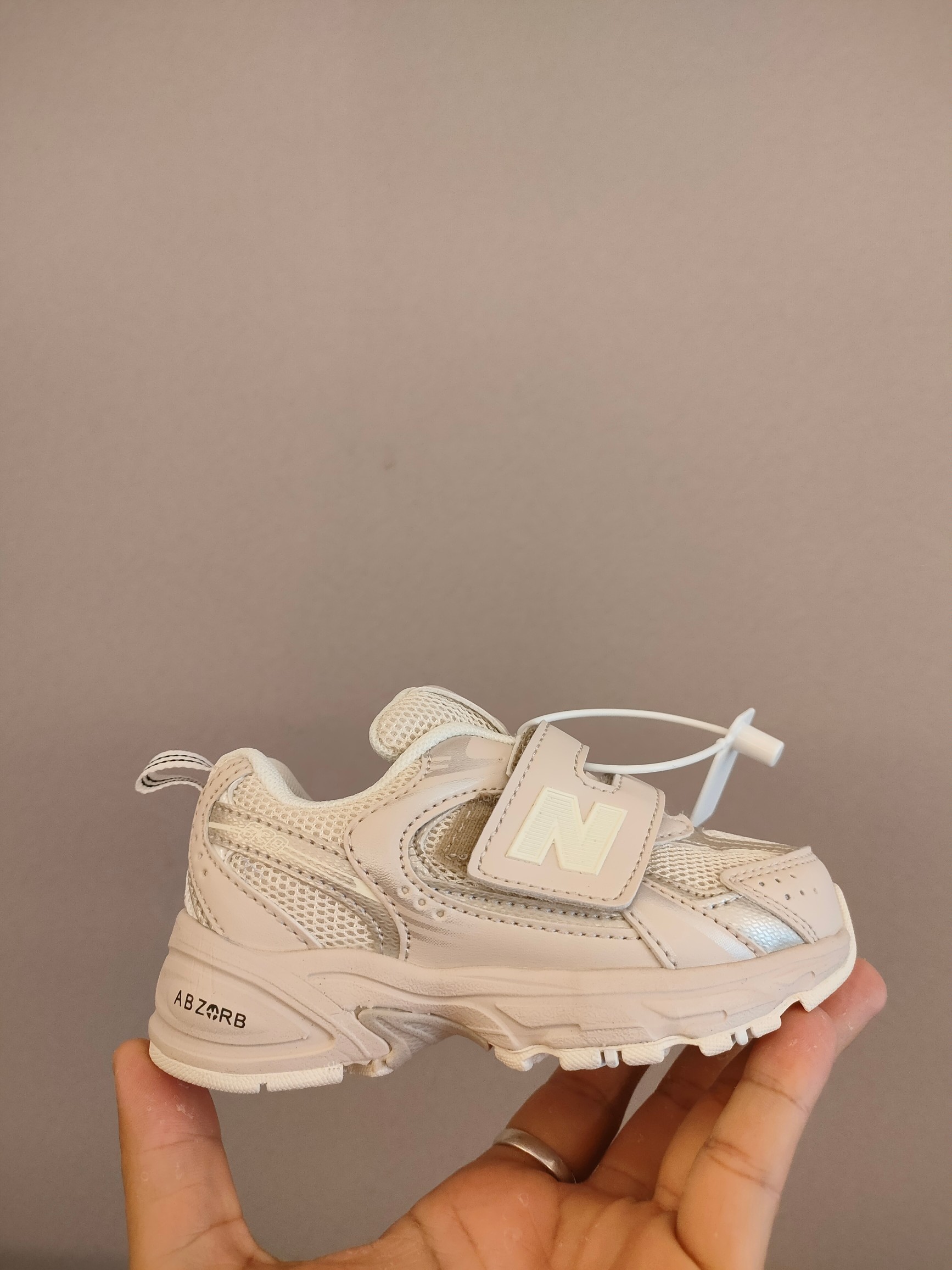 图片[3]-530魔术贴 软材质+魔术贴+防臭海波丽鞋店 尺码26-37 带来经典系列 经典的530系列！该系列传承了品牌的诸多优点，大胆创新！堪称经典系列里的经典，也是最为热门的系列！时隔一年，再次带来的童鞋，必属重磅～-选品中心