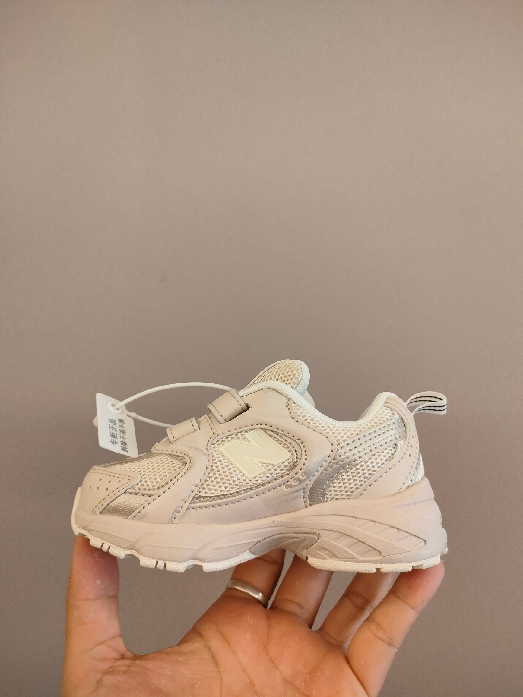 图片[5]-530魔术贴 软材质+魔术贴+防臭海波丽鞋店 尺码26-37 带来经典系列 经典的530系列！该系列传承了品牌的诸多优点，大胆创新！堪称经典系列里的经典，也是最为热门的系列！时隔一年，再次带来的童鞋，必属重磅～-选品中心