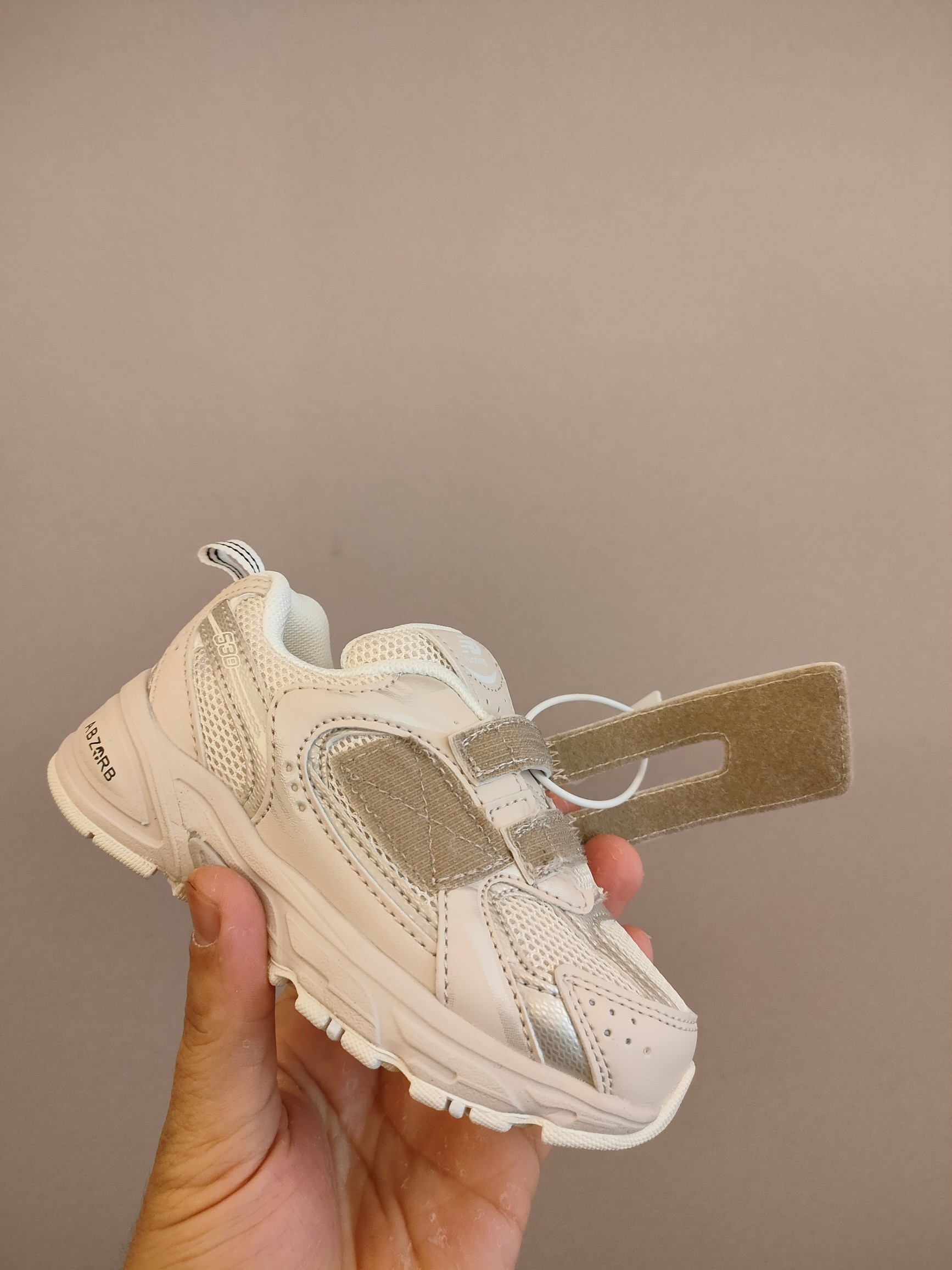 图片[8]-530魔术贴 软材质+魔术贴+防臭海波丽鞋店 尺码26-37 带来经典系列 经典的530系列！该系列传承了品牌的诸多优点，大胆创新！堪称经典系列里的经典，也是最为热门的系列！时隔一年，再次带来的童鞋，必属重磅～-选品中心