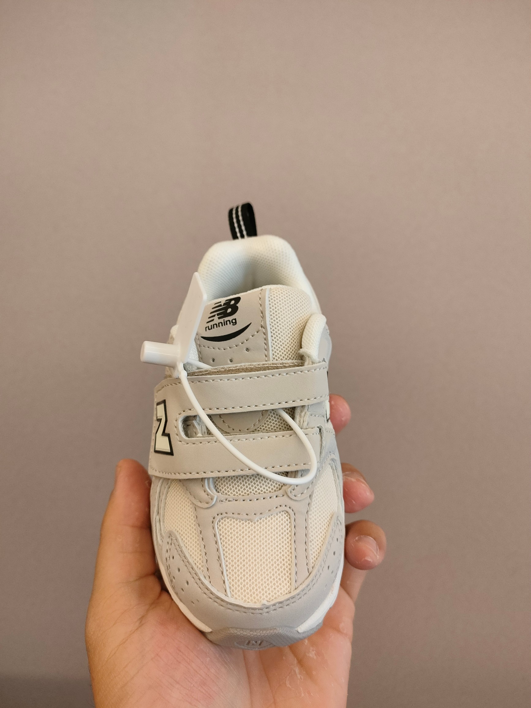 图片[4]-530魔术贴共10色 软材质+魔术贴+防臭海波丽鞋店 尺码26-37 带来经典系列 经典的530系列！该系列传承了品牌的诸多优点，大胆创新！堪称经典系列里的经典，也是最为热门的系列！时隔一年，再次带来的童鞋，必属重磅～-选品中心