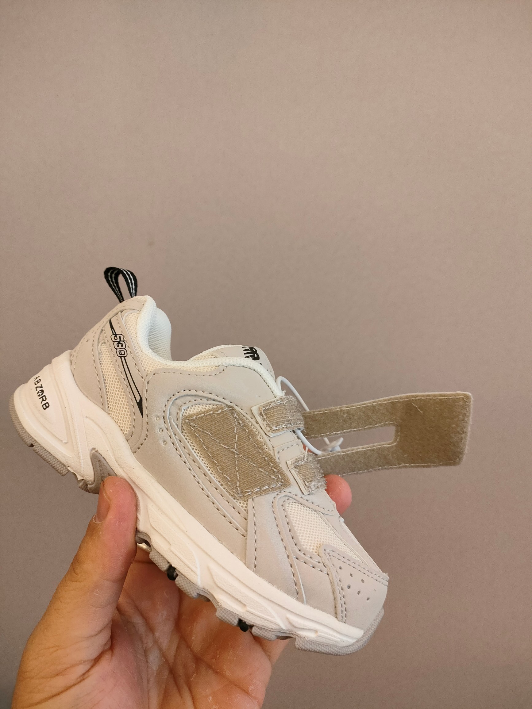 图片[8]-530魔术贴共10色 软材质+魔术贴+防臭海波丽鞋店 尺码26-37 带来经典系列 经典的530系列！该系列传承了品牌的诸多优点，大胆创新！堪称经典系列里的经典，也是最为热门的系列！时隔一年，再次带来的童鞋，必属重磅～-选品中心