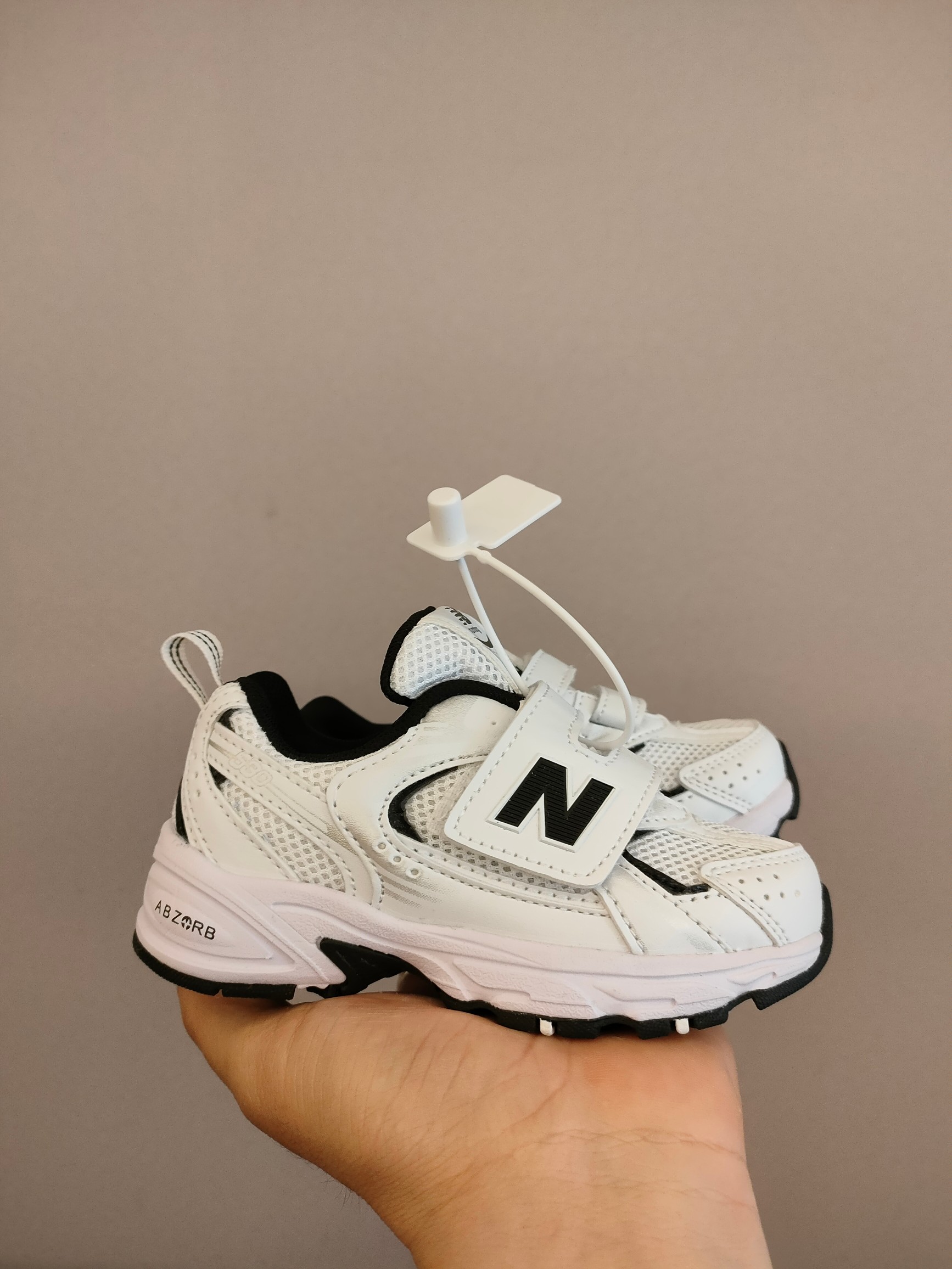 图片[2]-530魔术贴 软材质+魔术贴+防臭海波丽鞋店 尺码26-37 带来经典系列 经典的530系列！该系列传承了品牌的诸多优点，大胆创新！堪称经典系列里的经典，也是最为热门的系列！时隔一年，再次带来的童鞋，必属重磅～-选品中心