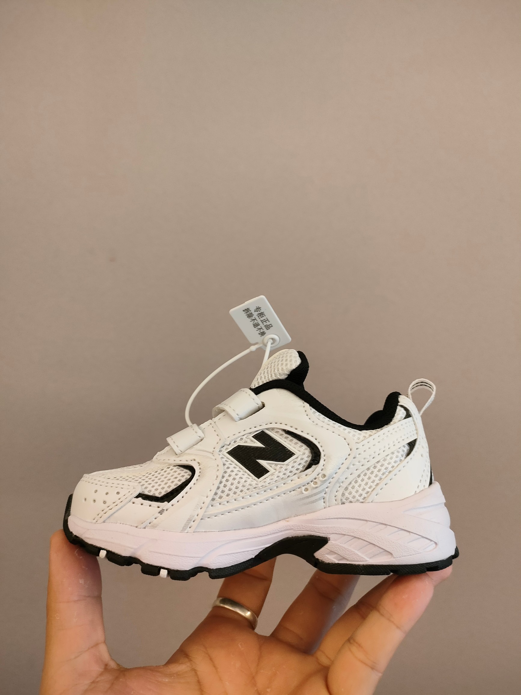 图片[5]-530魔术贴 软材质+魔术贴+防臭海波丽鞋店 尺码26-37 带来经典系列 经典的530系列！该系列传承了品牌的诸多优点，大胆创新！堪称经典系列里的经典，也是最为热门的系列！时隔一年，再次带来的童鞋，必属重磅～-选品中心