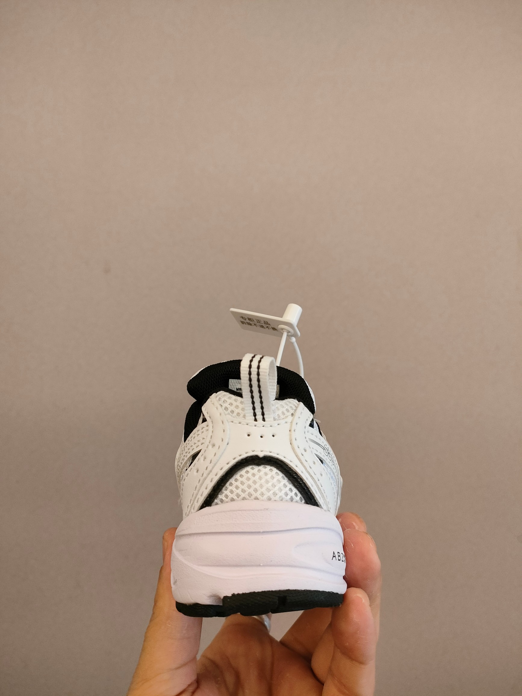 图片[6]-530魔术贴 软材质+魔术贴+防臭海波丽鞋店 尺码26-37 带来经典系列 经典的530系列！该系列传承了品牌的诸多优点，大胆创新！堪称经典系列里的经典，也是最为热门的系列！时隔一年，再次带来的童鞋，必属重磅～-选品中心