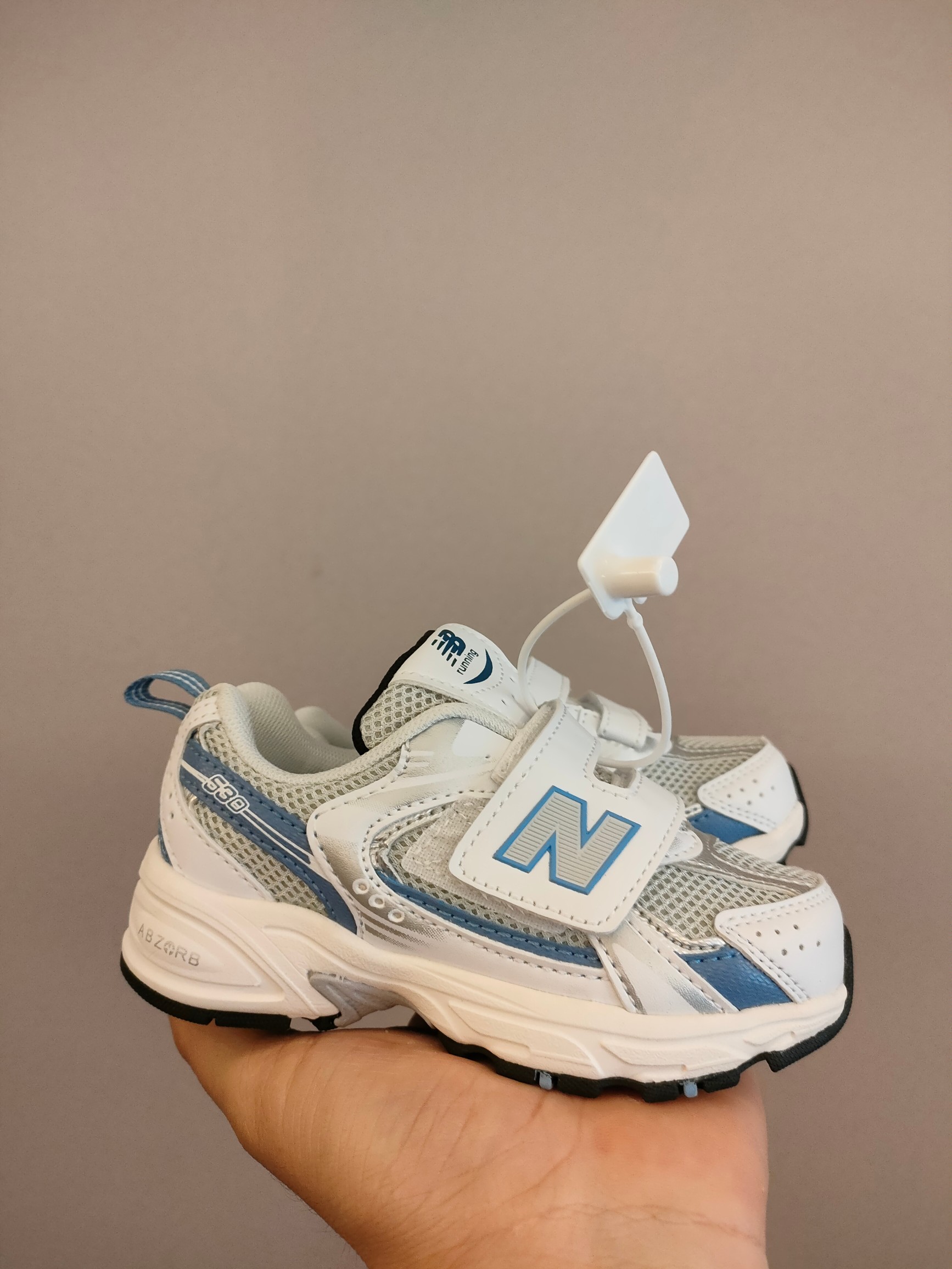 图片[2]-530魔术贴 软材质+魔术贴+防臭海波丽鞋店 尺码26-37 带来经典系列 经典的530系列！该系列传承了品牌的诸多优点，大胆创新！堪称经典系列里的经典，也是最为热门的系列！时隔一年，再次带来的童鞋，必属重磅～-选品中心