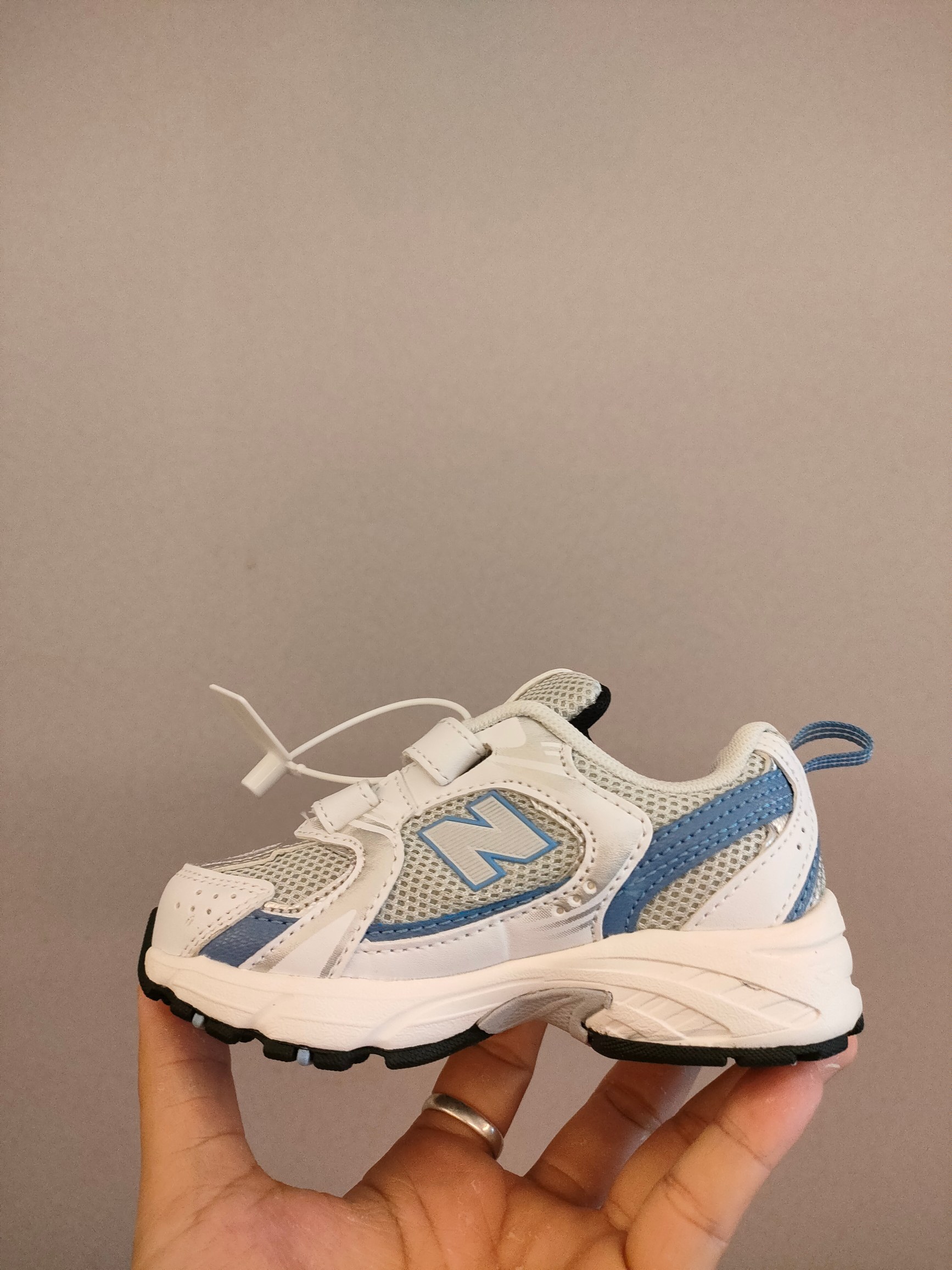 图片[5]-530魔术贴 软材质+魔术贴+防臭海波丽鞋店 尺码26-37 带来经典系列 经典的530系列！该系列传承了品牌的诸多优点，大胆创新！堪称经典系列里的经典，也是最为热门的系列！时隔一年，再次带来的童鞋，必属重磅～-选品中心