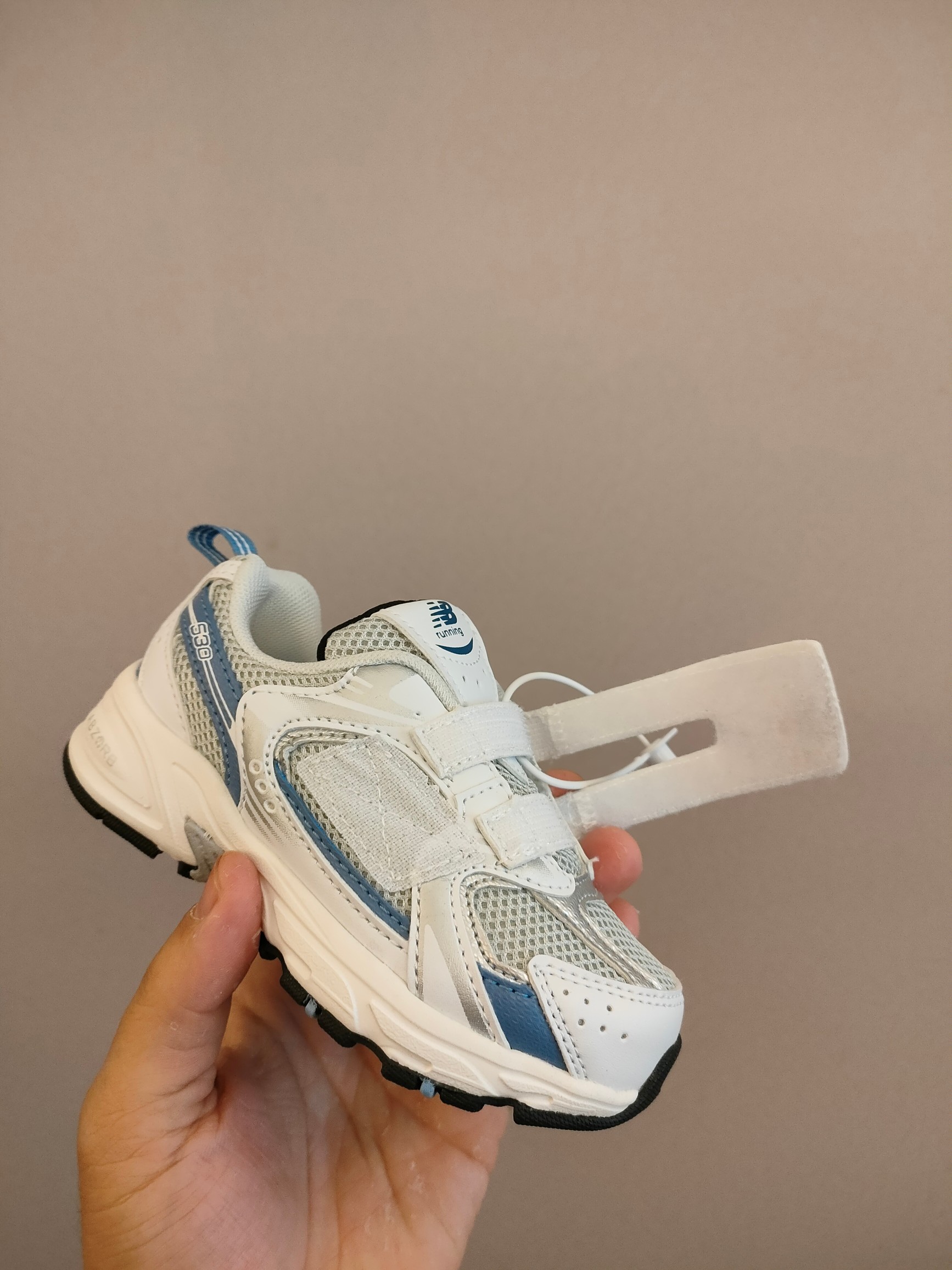 图片[8]-530魔术贴 软材质+魔术贴+防臭海波丽鞋店 尺码26-37 带来经典系列 经典的530系列！该系列传承了品牌的诸多优点，大胆创新！堪称经典系列里的经典，也是最为热门的系列！时隔一年，再次带来的童鞋，必属重磅～-选品中心