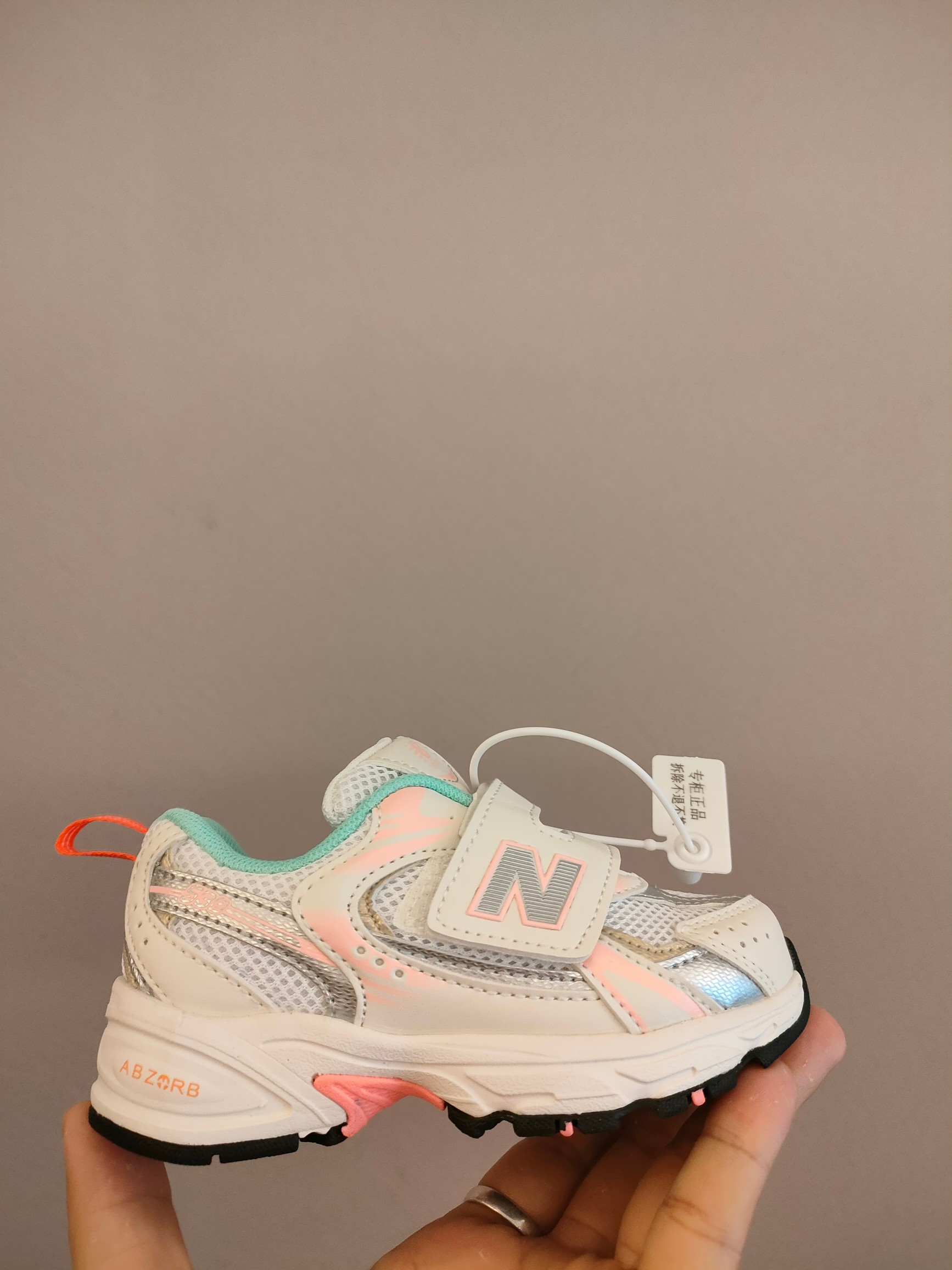 图片[3]-530魔术贴 软材质+魔术贴+防臭海波丽鞋店 尺码26-37 带来经典系列 经典的530系列！该系列传承了品牌的诸多优点，大胆创新！堪称经典系列里的经典，也是最为热门的系列！时隔一年，再次带来的童鞋，必属重磅～-选品中心