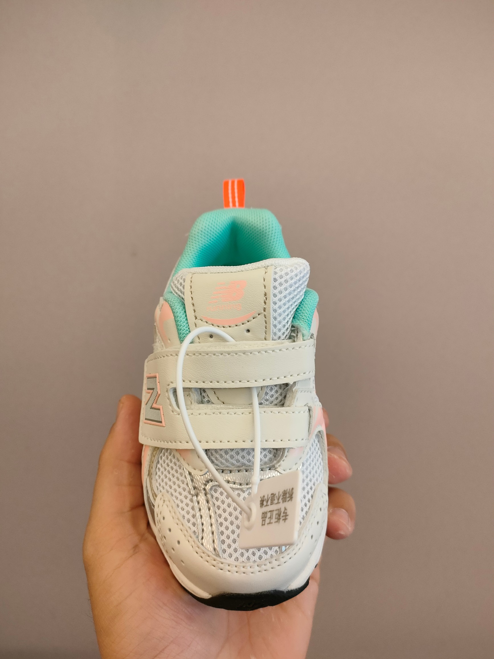 图片[4]-530魔术贴 软材质+魔术贴+防臭海波丽鞋店 尺码26-37 带来经典系列 经典的530系列！该系列传承了品牌的诸多优点，大胆创新！堪称经典系列里的经典，也是最为热门的系列！时隔一年，再次带来的童鞋，必属重磅～-选品中心