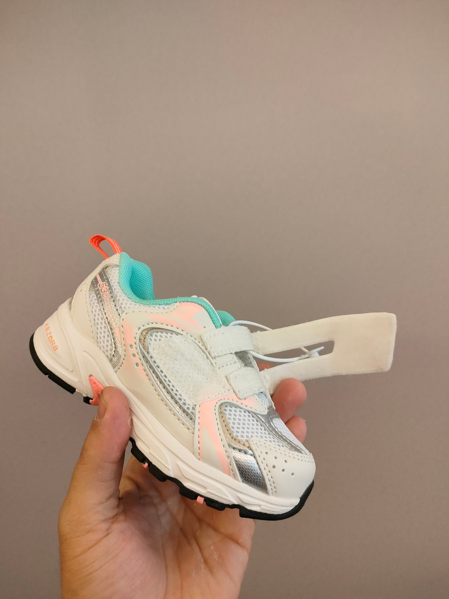 图片[8]-530魔术贴 软材质+魔术贴+防臭海波丽鞋店 尺码26-37 带来经典系列 经典的530系列！该系列传承了品牌的诸多优点，大胆创新！堪称经典系列里的经典，也是最为热门的系列！时隔一年，再次带来的童鞋，必属重磅～-选品中心