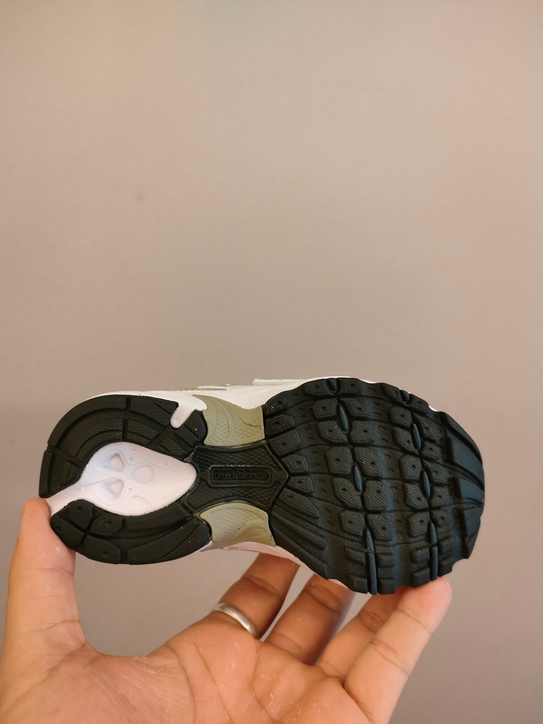 图片[7]-530魔术贴共10色 软材质+魔术贴+防臭海波丽鞋店 尺码26-37 带来经典系列 经典的530系列！该系列传承了品牌的诸多优点，大胆创新！堪称经典系列里的经典，也是最为热门的系列！时隔一年，再次带来的童鞋，必属重磅～-选品中心