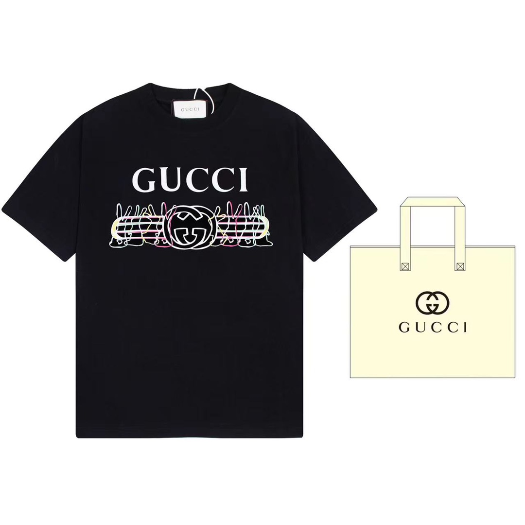 （➕5🉑配手提袋） Gucci 古驰 为庆祝兔年新春的到来，品牌呈现一系列色彩靓丽的甄选成衣和配饰，并饰有各种充满怀旧意味的兔子图案。动物图案常见于Gucci系列，有时伴有品牌经典元素或花卉图案，表达品牌对大自然之美的热爱 原版面料 官…
