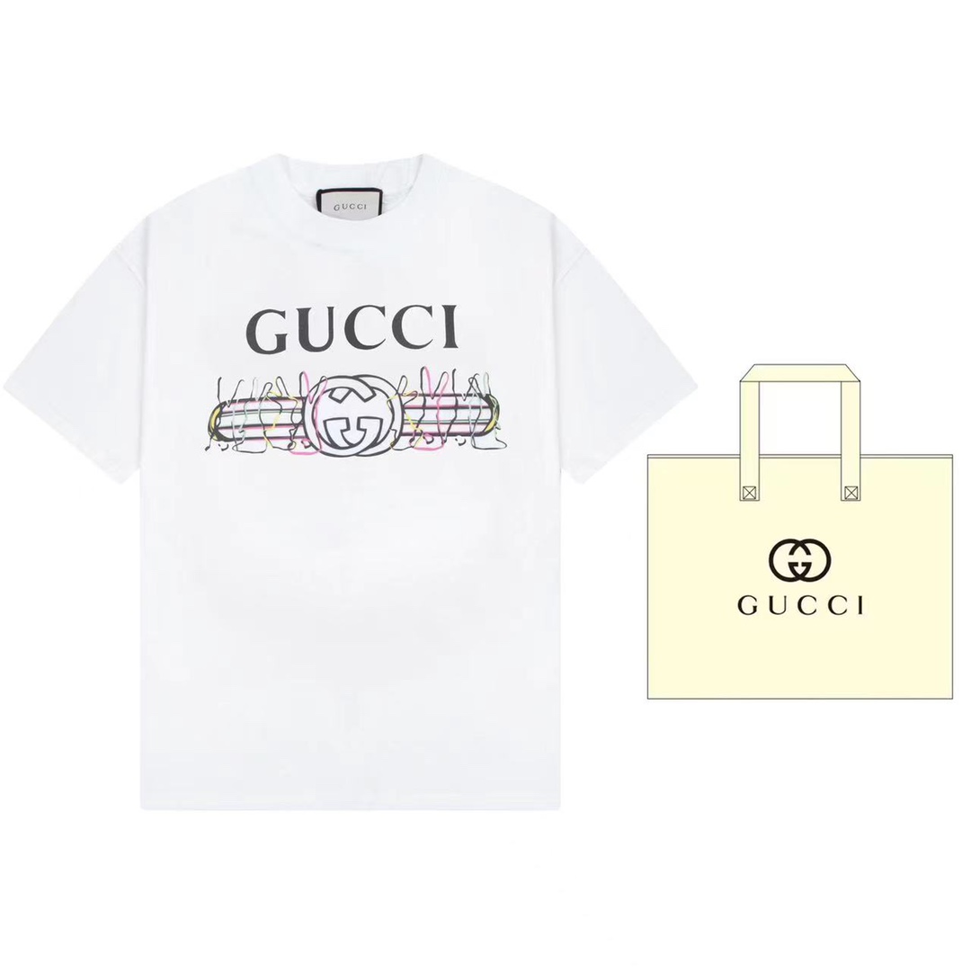 （➕5🉑配手提袋） Gucci 古驰 为庆祝兔年新春的到来，品牌呈现一系列色彩靓丽的甄选成衣和配饰，并饰有各种充满怀旧意味的兔子图案。动物图案常见于Gucci系列，有时伴有品牌经典元素或花卉图案，表达品牌对大自然之美的热爱 原版面料 官…