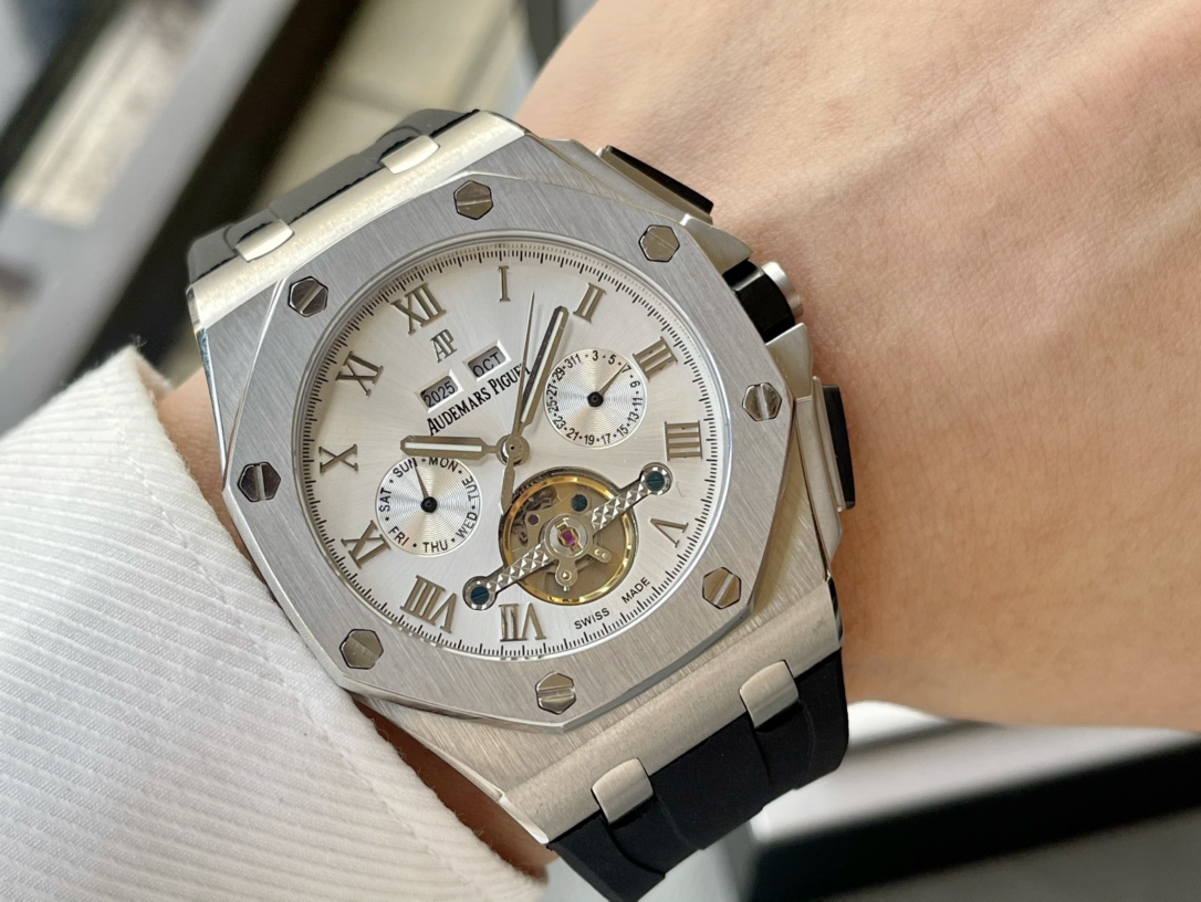 750 爱彼-Audemars Piguet 皇家橡树离岸型系列