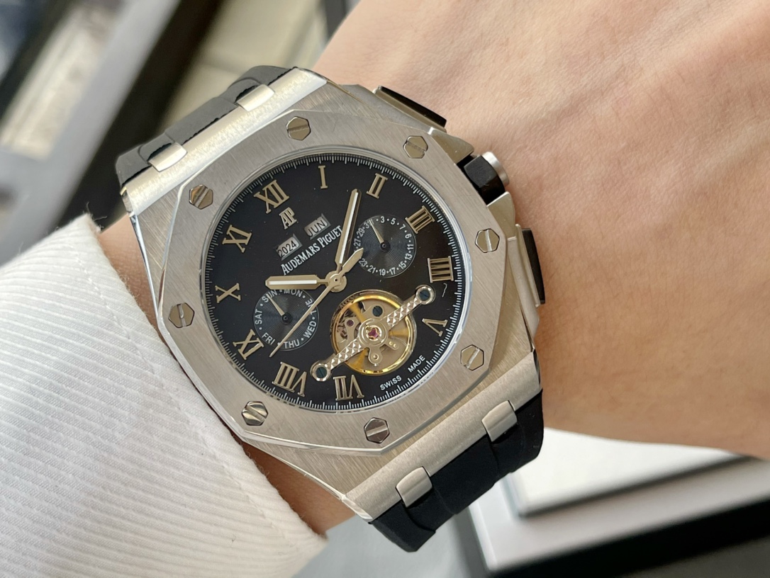 750 爱彼-Audemars Piguet 皇家橡树离岸型系列