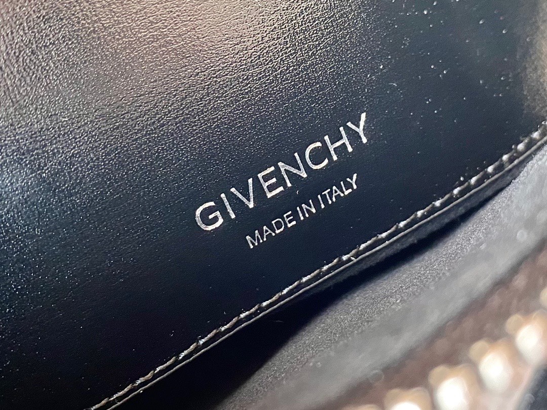 顶级原单Givenchy纪梵希！XSAntigona腋下包法国原厂box牛皮超级实用款️肩背️斜挂2条肩