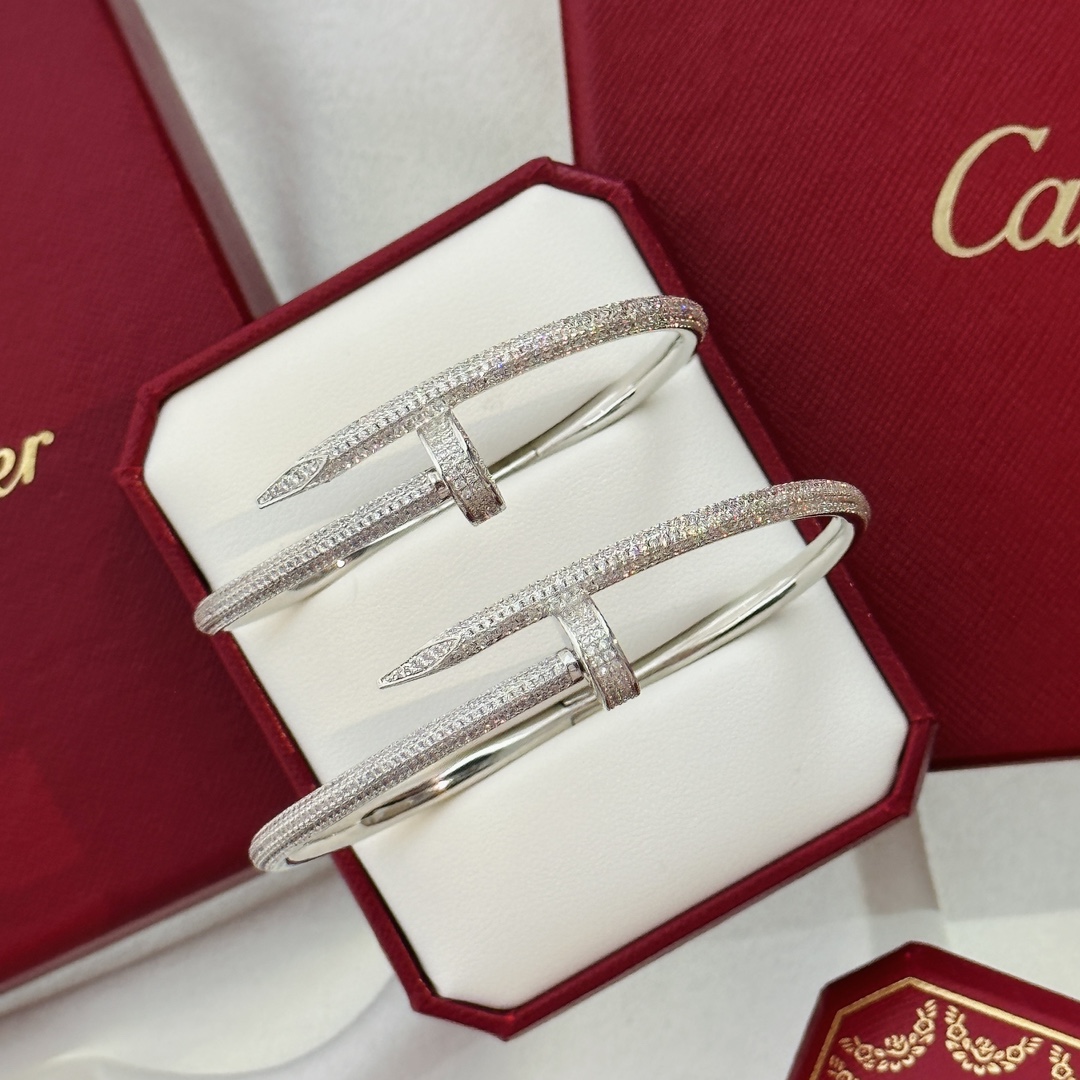 👑首选🎁 卡地亚满钻 Cartier 情侣 钉子手镯😍手工镶嵌500颗顶级进口八心八箭钻石 11定制 专