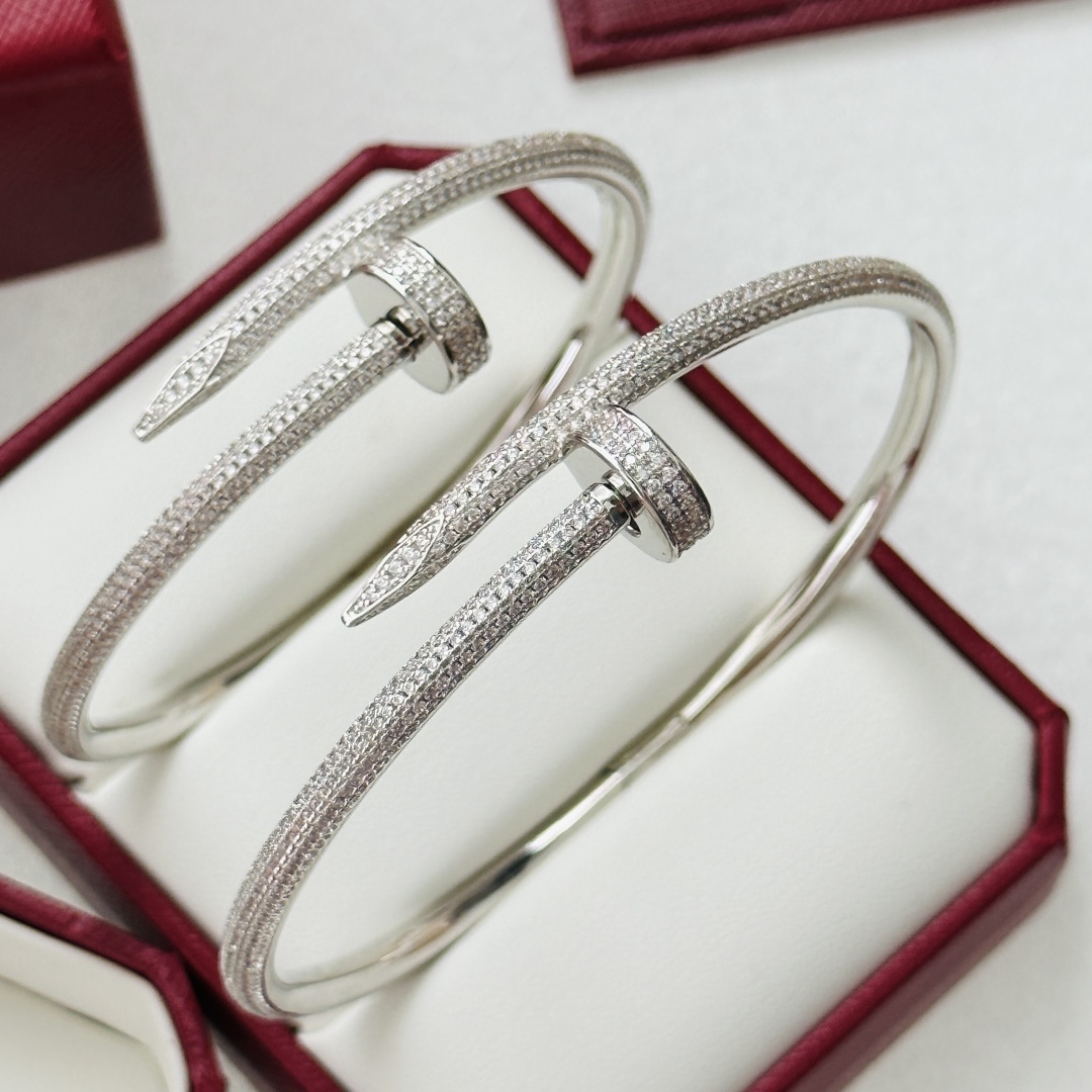 👑首选🎁 卡地亚满钻 Cartier 情侣 钉子手镯😍手工镶嵌500颗顶级进口八心八箭钻石 11定制 专