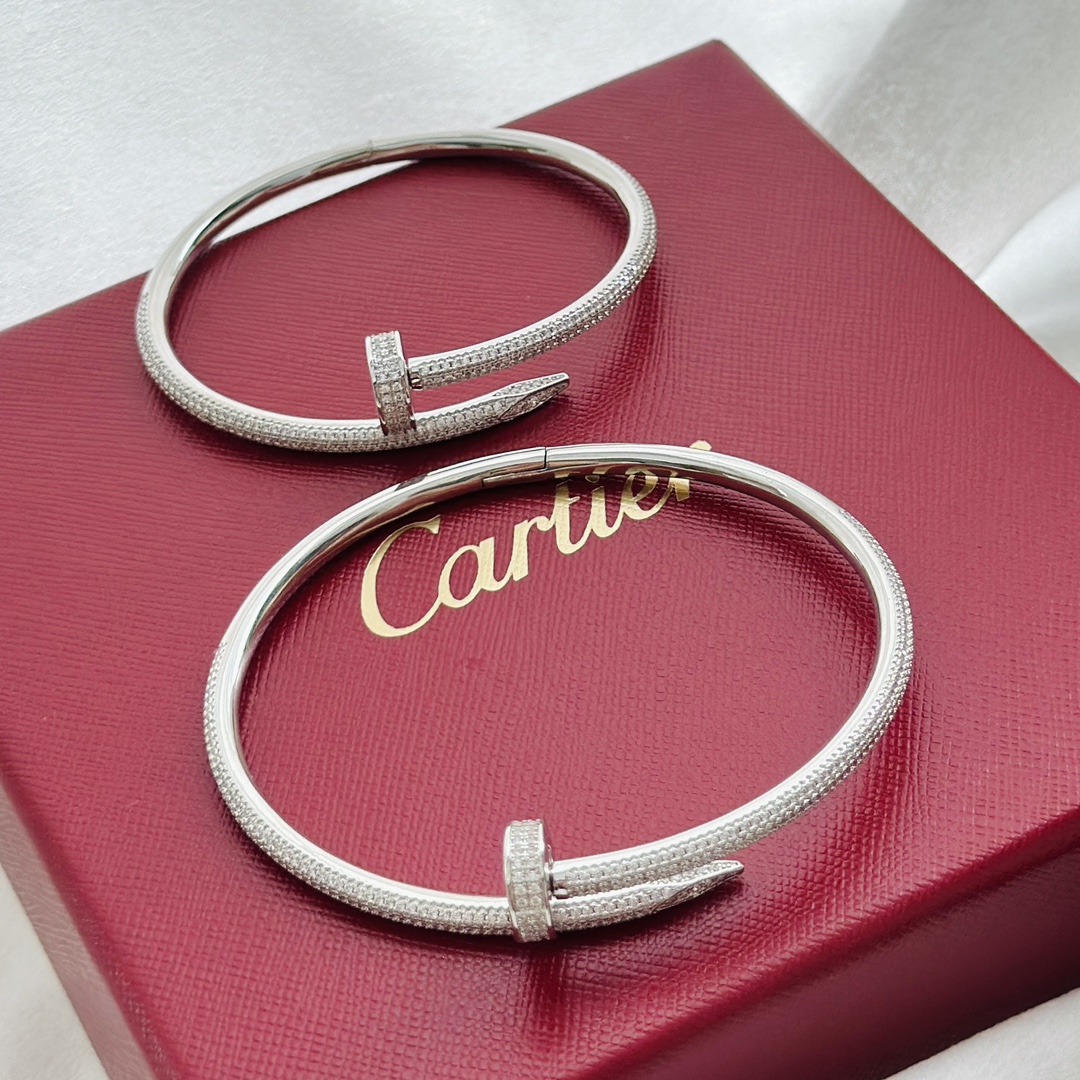 👑首选🎁 卡地亚满钻 Cartier 情侣 钉子手镯😍手工镶嵌500颗顶级进口八心八箭钻石 11定制 专