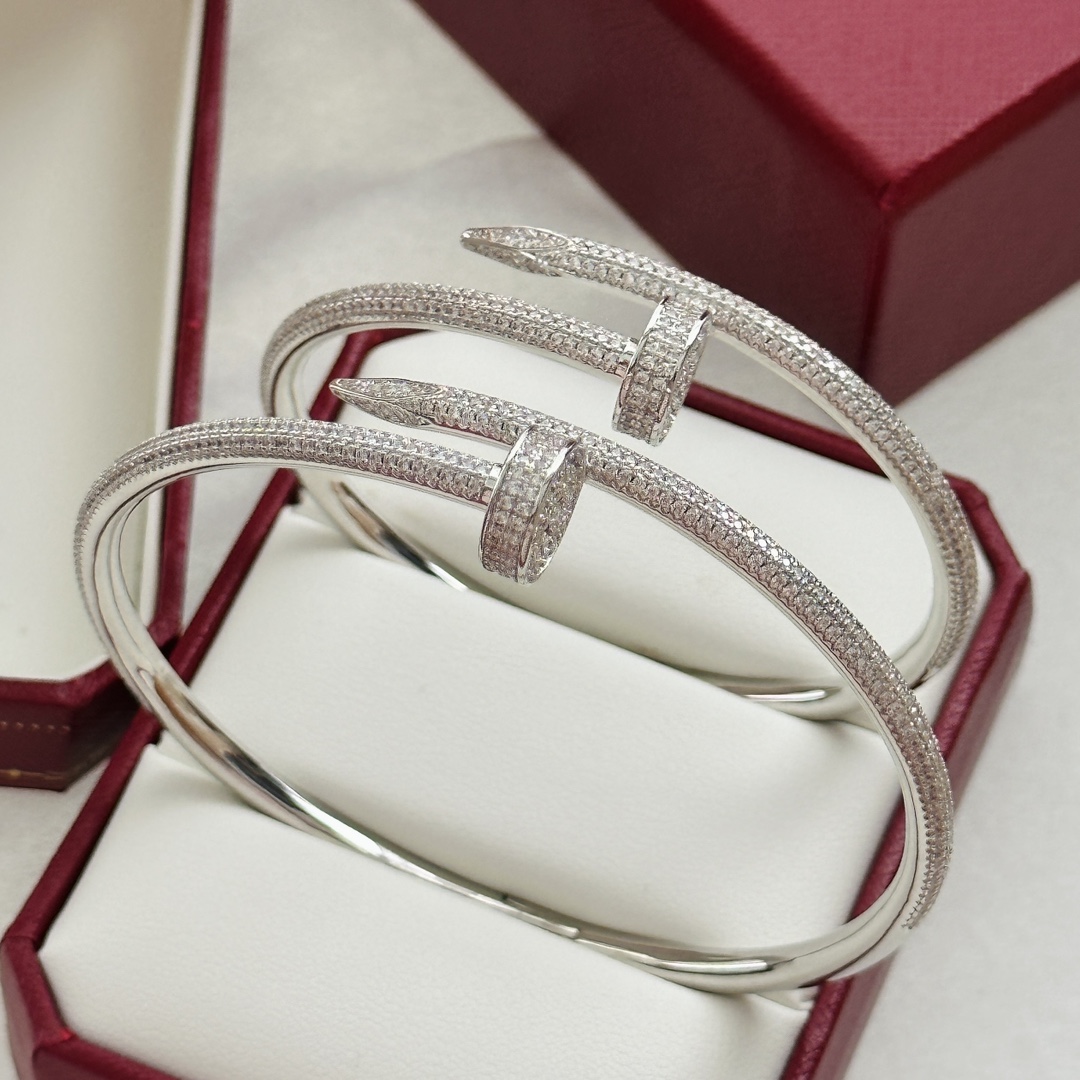 👑首选🎁 卡地亚满钻 Cartier 情侣 钉子手镯😍手工镶嵌500颗顶级进口八心八箭钻石 11定制 专