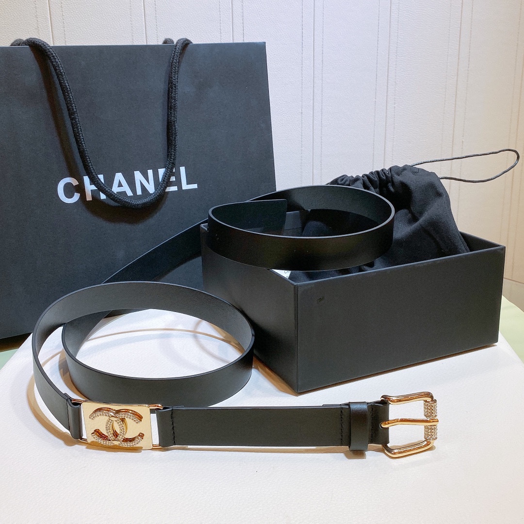  - hanel #本季新品 小牛皮、金色金属、银色金属与水钻，3.0mm精品 
码数s =155cm总