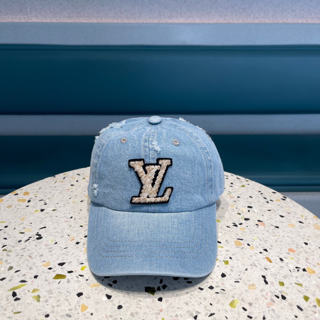  Lv路易威登  2023新款专柜同步牛仔洗水刺绣棒球帽 
新款上架💙💙 今年赛琳家每款帽子都想拥有～
