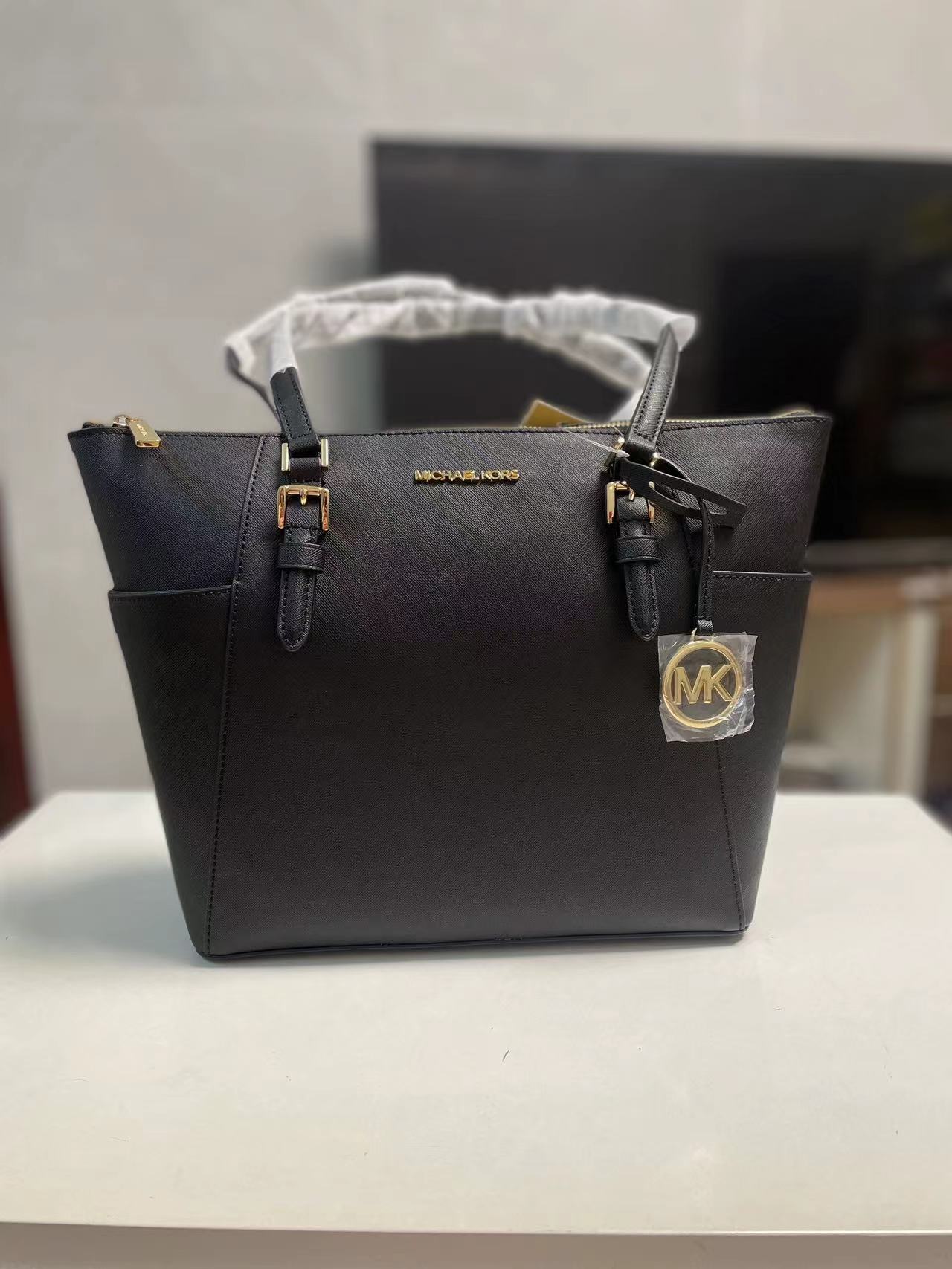 Michael Kors Mk 新款耳朵购物袋荔枝纹牛皮，托特包