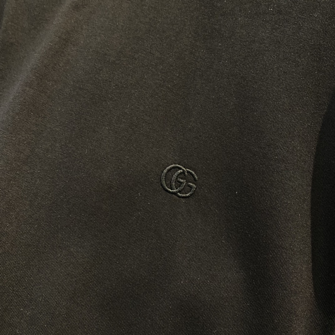 Gu*cci古驰新款双G小标刺绣短袖T恤ZG同款匠心装饰本系列中备受推崇的双G标签散发出强烈的品牌内涵G